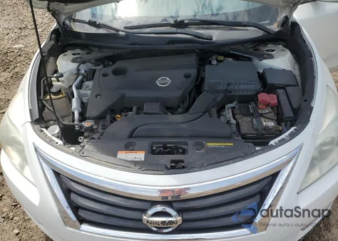 2015 Nissan Altima 2.5 z USA, uszkodzony, nr VIN 1N4AL3AP2FN868432